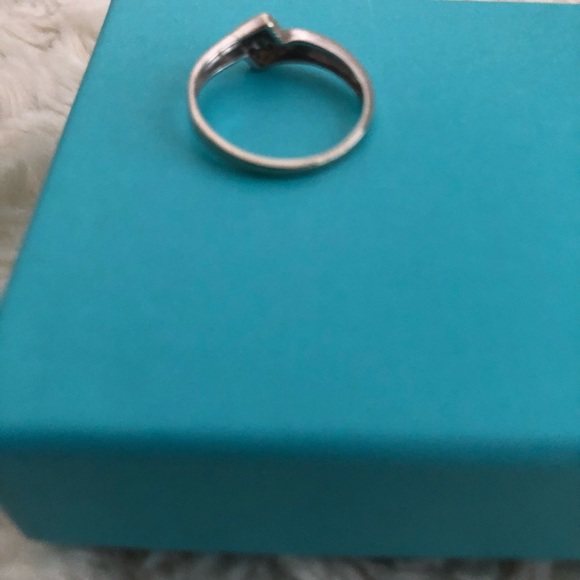 3 diamond promise ring - Picture 5 of 8